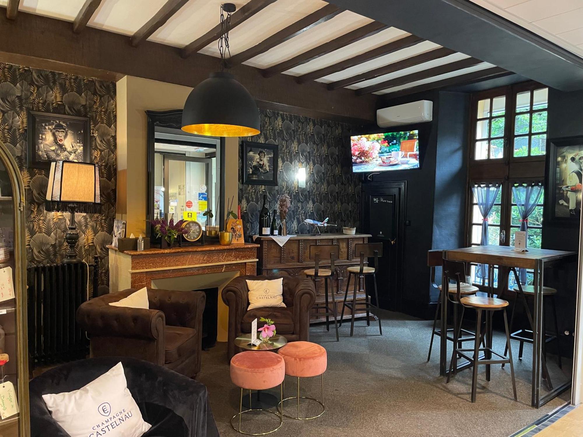 Logis Hotel De France & Restaurant Pamiers Bagian luar foto